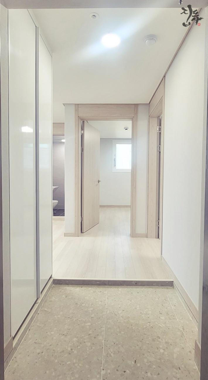 서울 강서구 방화동 A동 ✔️9호선 신방화역 도보5분 ✔️시세대비최저전세 2룸✔️보증보험 OK✔️지하주차장 전세 매물번호 10436 사진 2