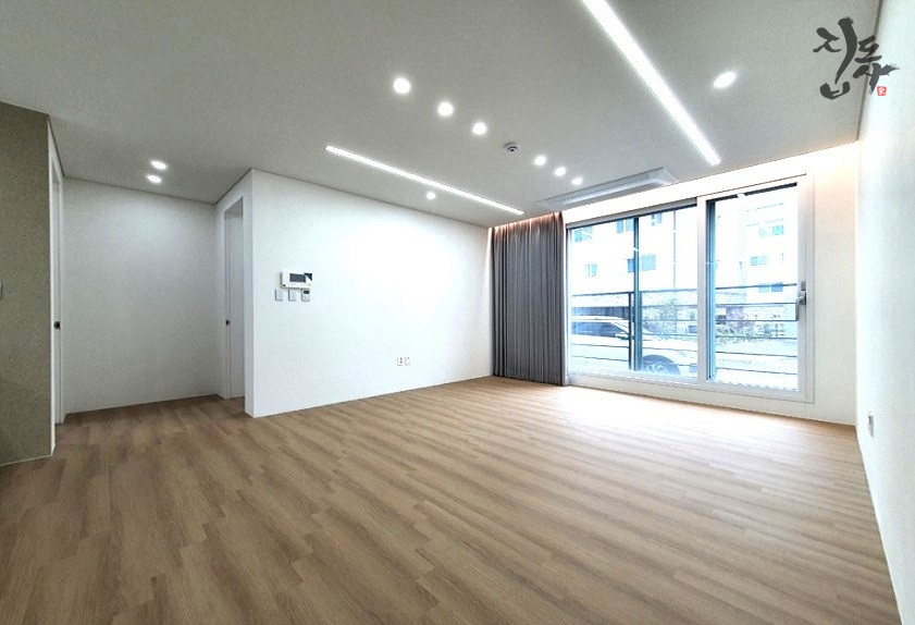 경기 고양일산동구 성석동 501동 ✨화이트우드톤 세련된 인테리어✨ 위시티 상권/ 옵션이 어마어마한 테라스 3룸 분양 매물번호 10056 사진 2
