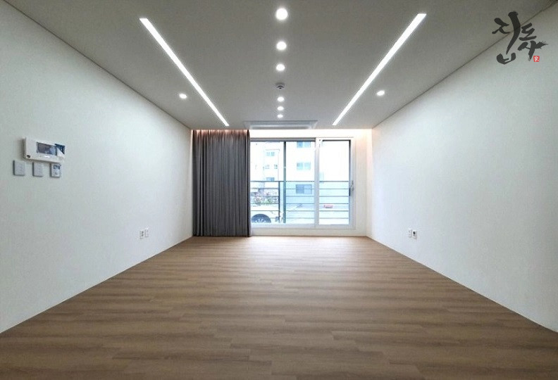 경기 고양일산동구 성석동 501동 ✨화이트우드톤 세련된 인테리어✨ 위시티 상권/ 옵션이 어마어마한 테라스 3룸 분양 매물번호 10056 사진 3